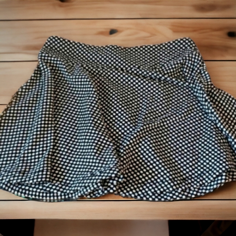 Cute Cooperative Polka Dot Skirt - Picture 3 of 9